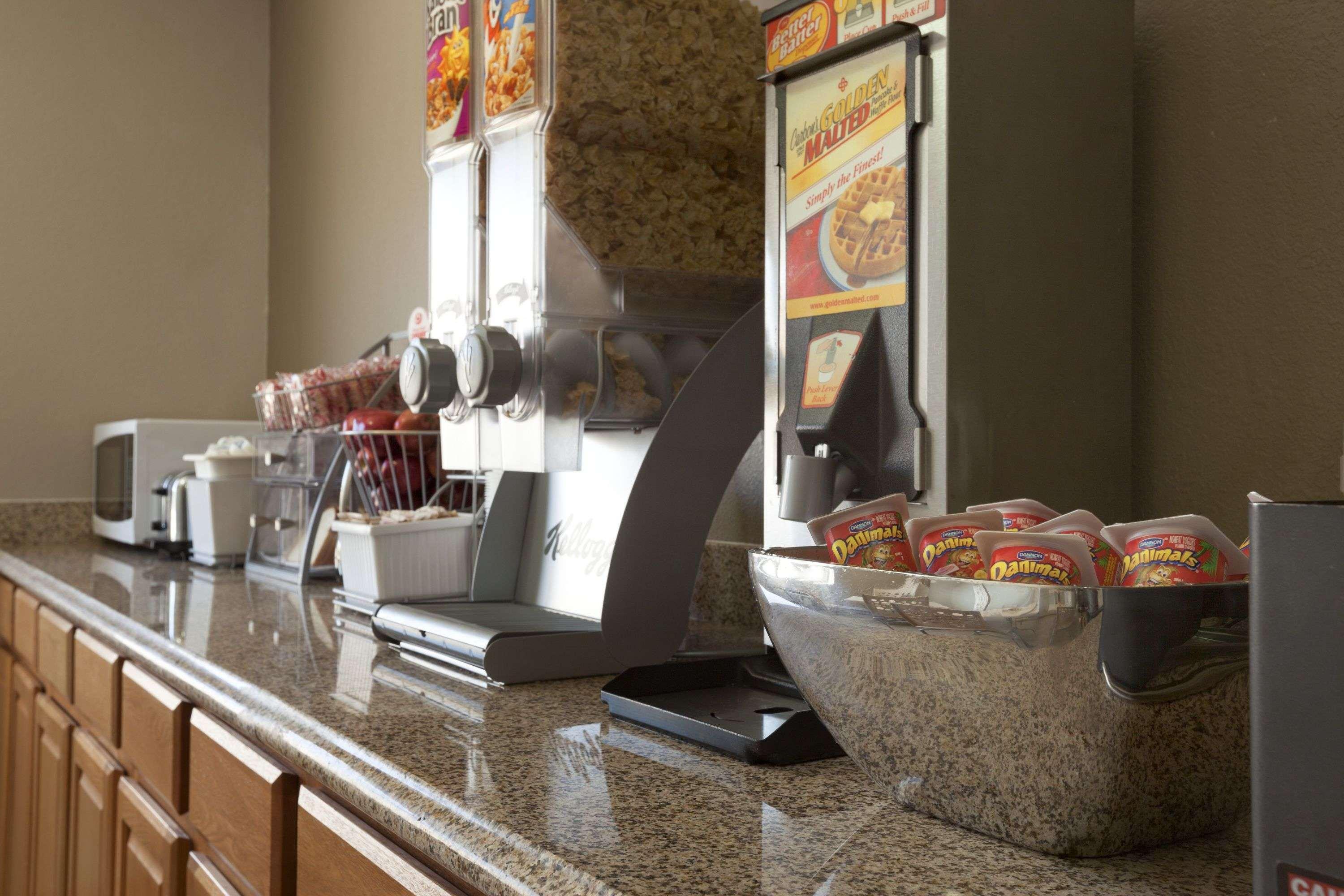 Super 8 By Wyndham Fremont Ne Motel Luaran gambar