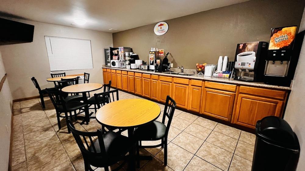 Super 8 By Wyndham Fremont Ne Motel Luaran gambar