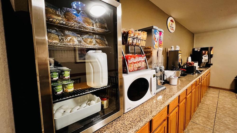 Super 8 By Wyndham Fremont Ne Motel Luaran gambar