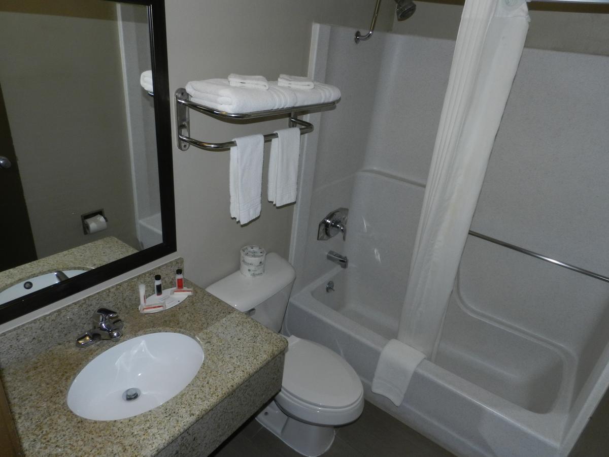 Super 8 By Wyndham Fremont Ne Motel Luaran gambar