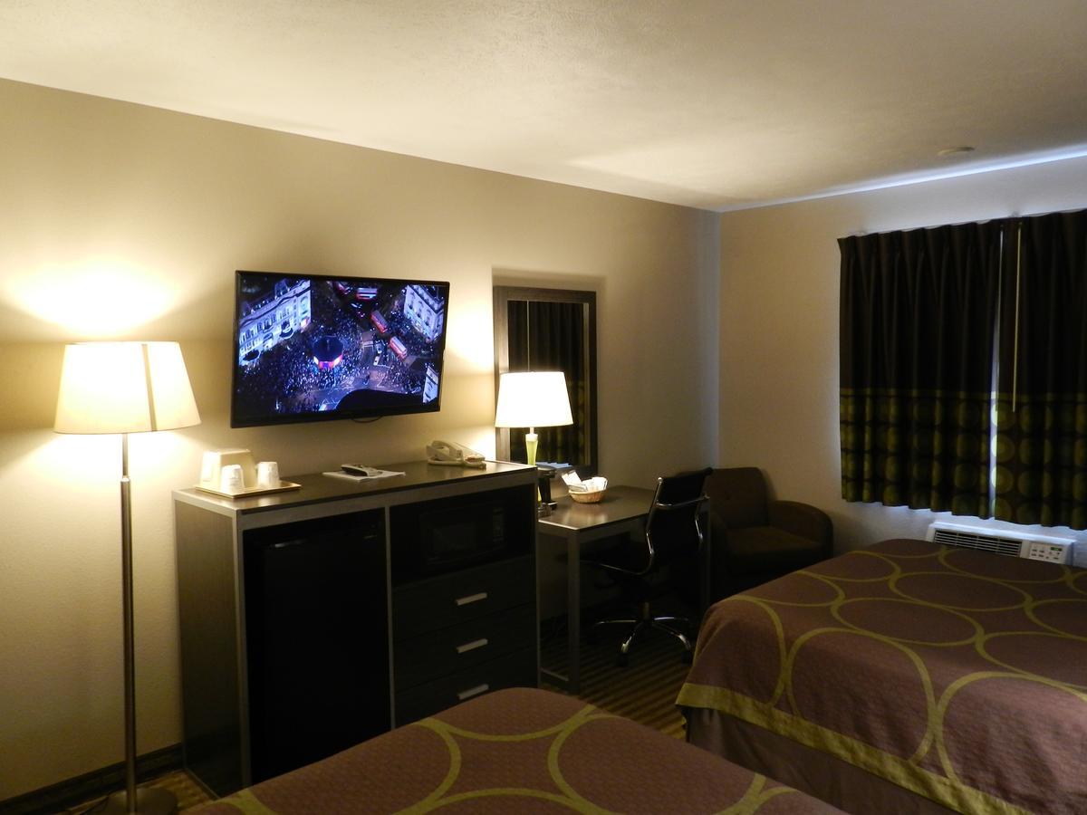 Super 8 By Wyndham Fremont Ne Motel Luaran gambar