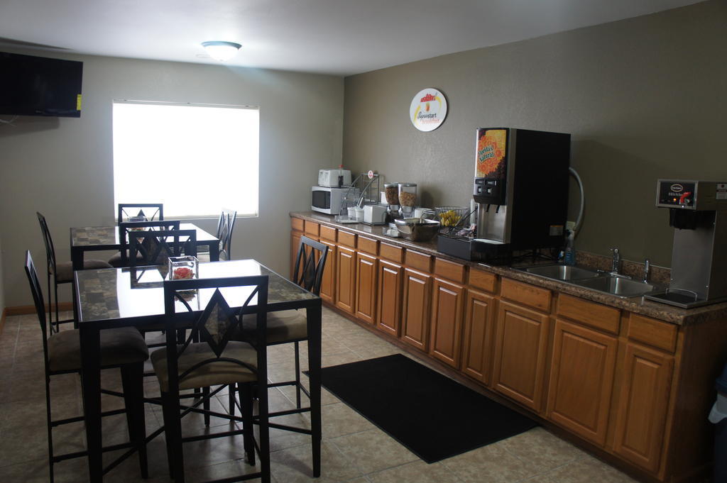 Super 8 By Wyndham Fremont Ne Motel Luaran gambar