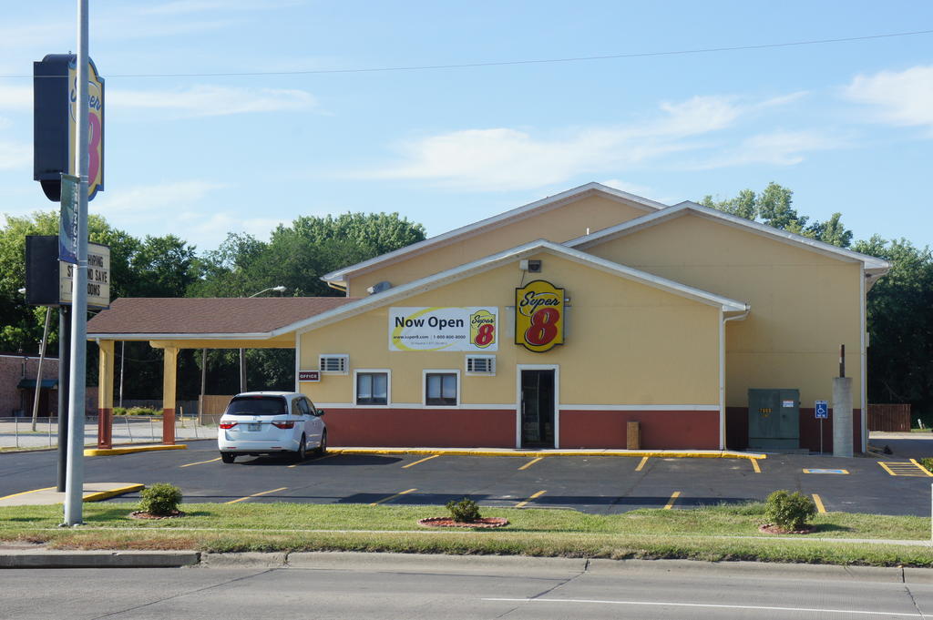 Super 8 By Wyndham Fremont Ne Motel Luaran gambar
